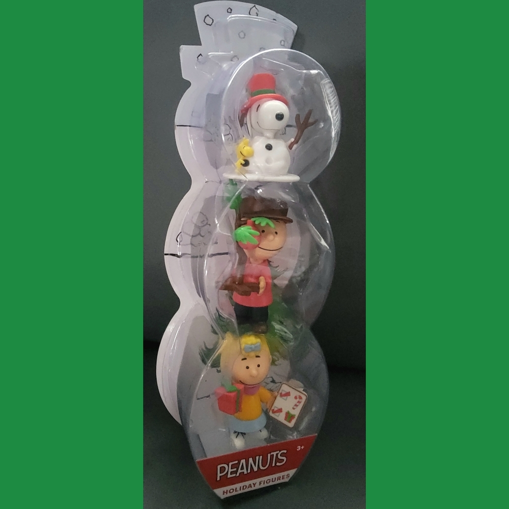 BNWT Peanuts Collectible Christmas Figurine Set - Charlie Brown, Sally, & Snoopy